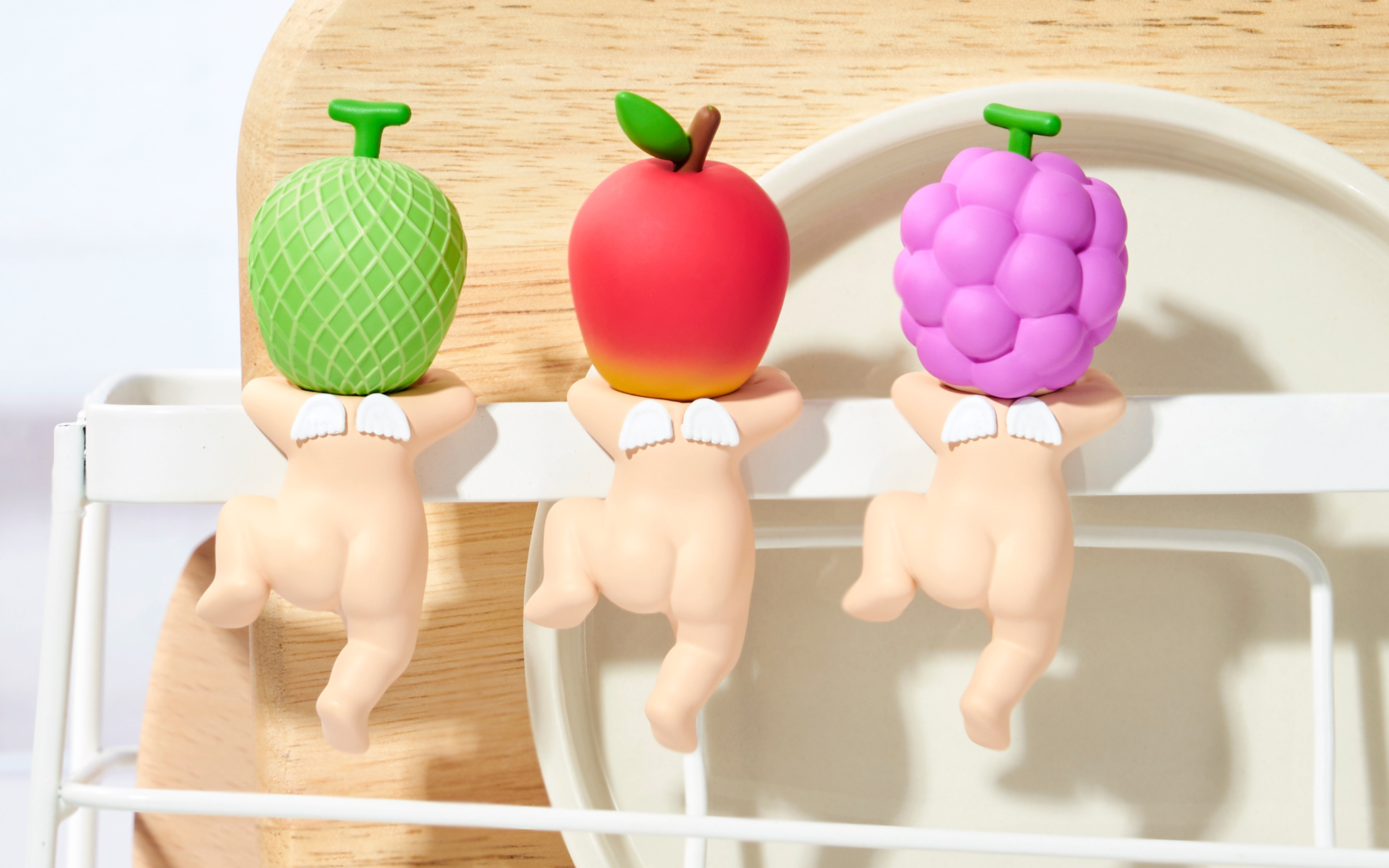 New Release : Sonny Angel is wearing colorful fruit and vegetable  headdresses and is mischievously climbing up onto something!『HIPPERS  Harvest Series』 ｜ Sonny Angel - Official Site 